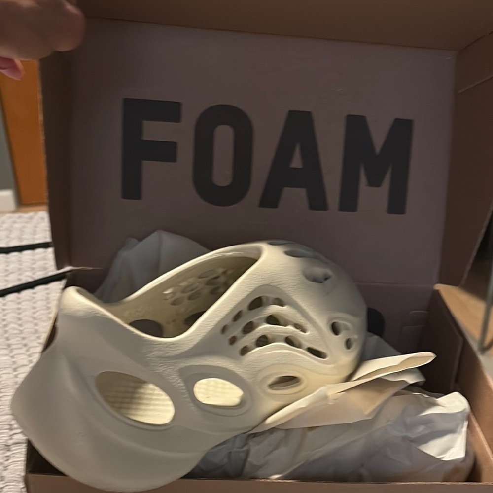 Cream stylish Yezzy foam runner worn twice bought off of stock X